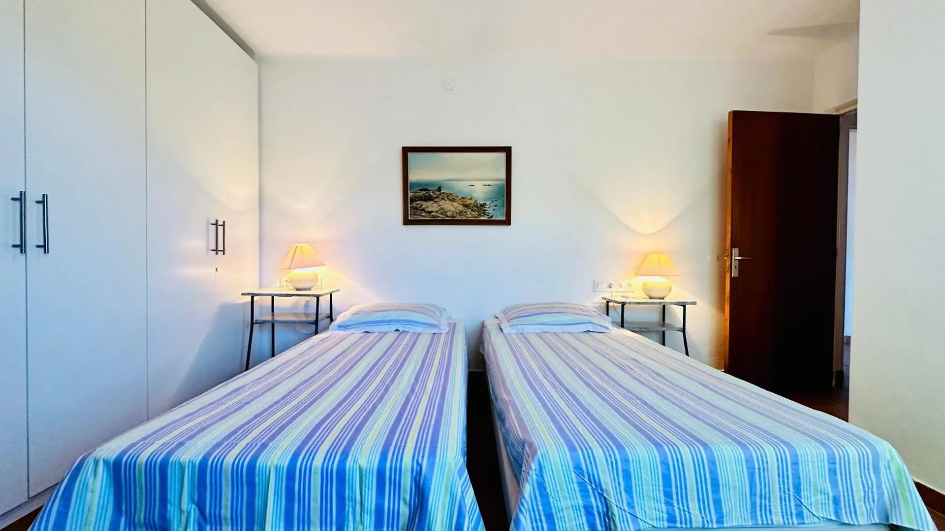 Apartment Barca - Apartamento Con Acceso Directo A La Playa Roses Spain