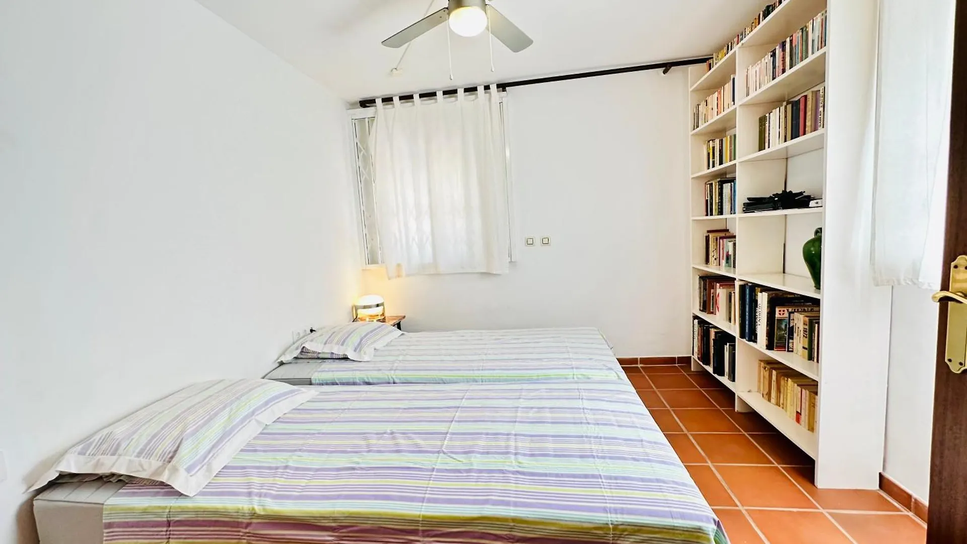 Barca - Apartamento Con Acceso Directo A La Playa Roses