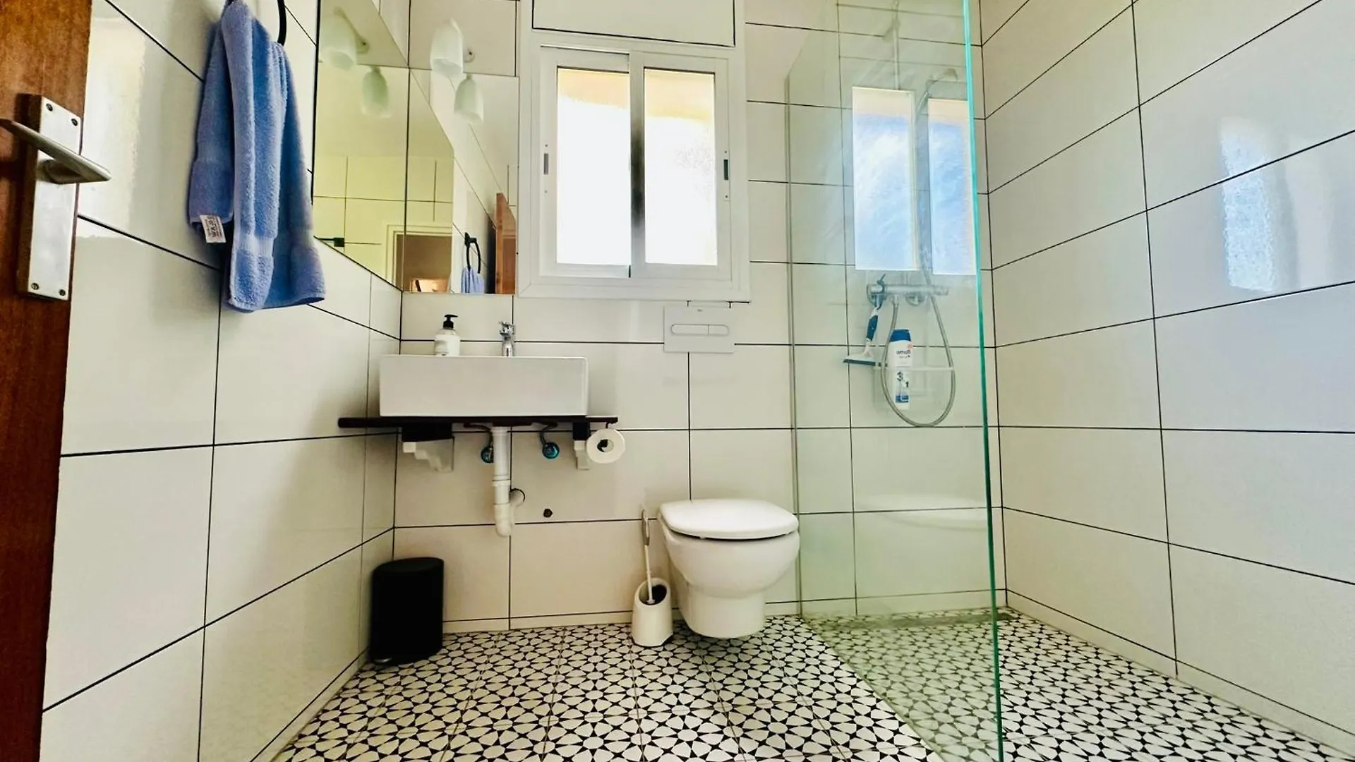 Barca - Apartamento Con Acceso Directo A La Playa Roses 0*,  Spain